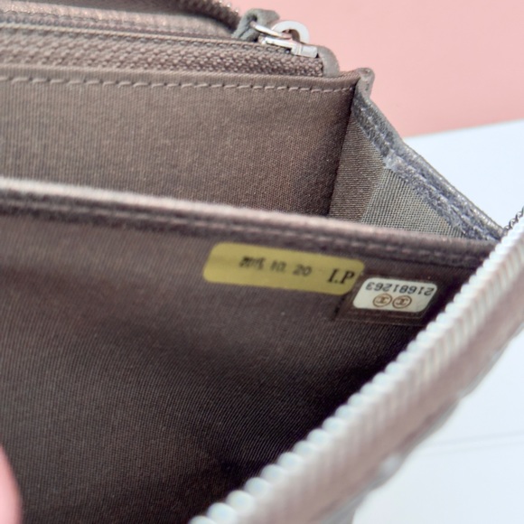 RARE Chanel Camellia Flower Long Zippy Wallet Metallic Silver - Picture 11 of 15